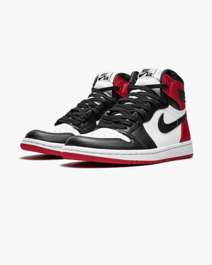 Air Jordan 1 Retro High Satin Black Toe