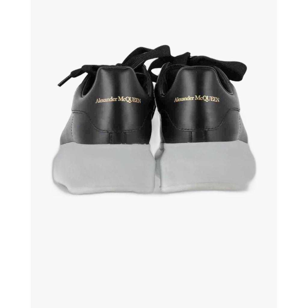 Alexander McQueen Oversized Sneaker Black/White - OneShoes (Foto 3)
