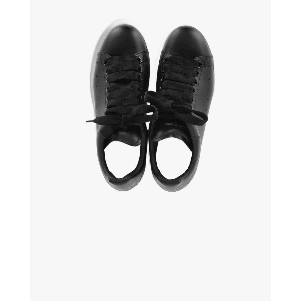Alexander McQueen Oversized Sneaker Black/White - OneShoes (Foto 4)