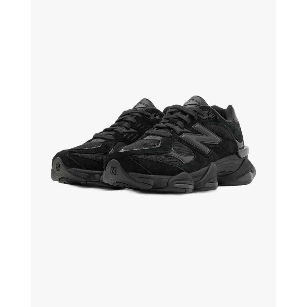 New Balance 9060 Zbo Triple Black Patent - OneShoes (Foto 2)