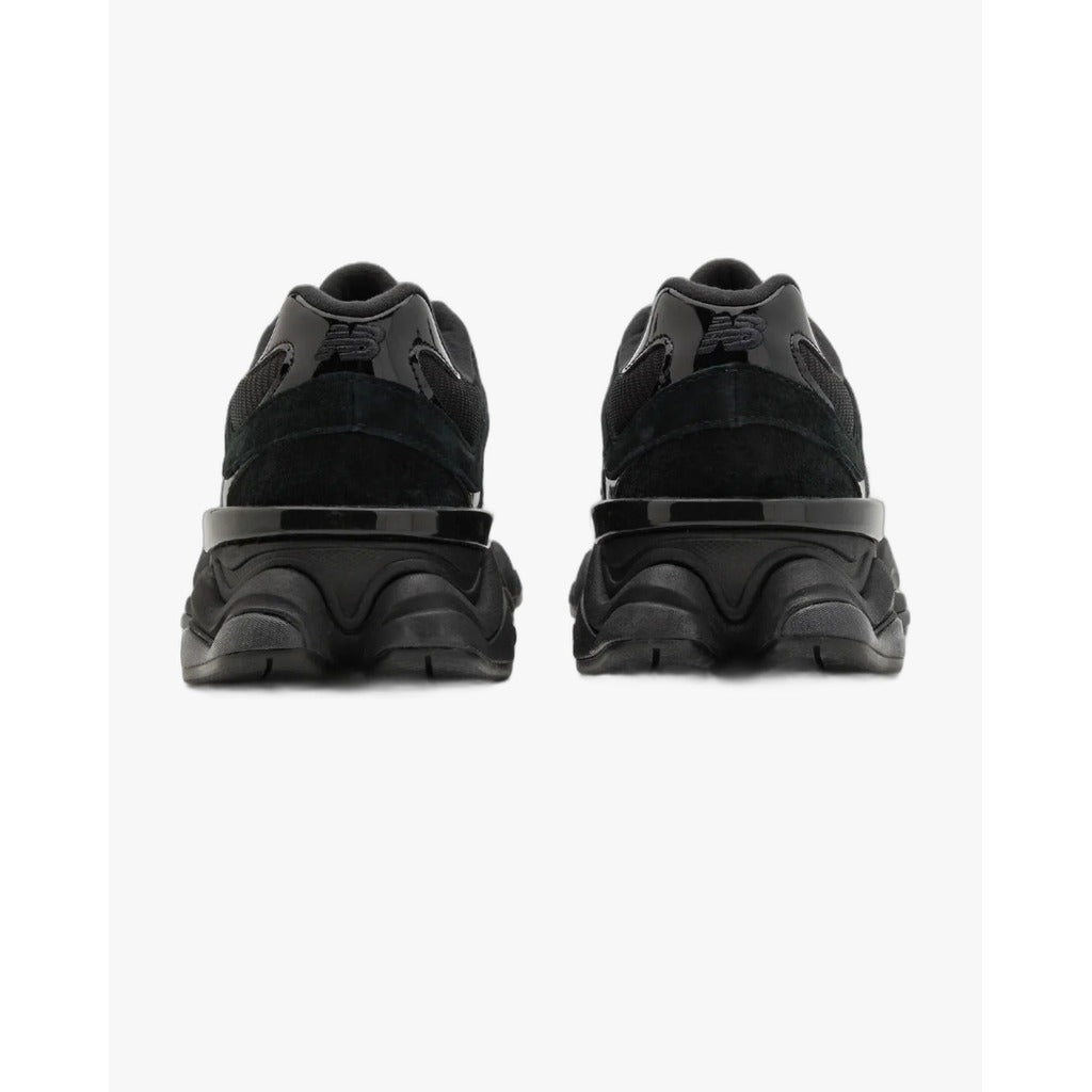 New Balance 9060 Zbo Triple Black Patent - OneShoes (Foto 5)