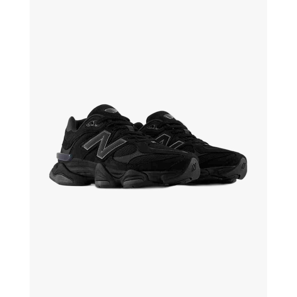 New Balance 9060 Zbo Triple Black Patent - OneShoes (Foto 6)