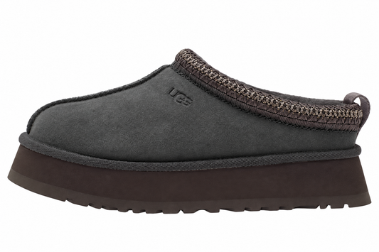 UGG Tazz Slipper Obsidian — vedere laterală, fundal alb
